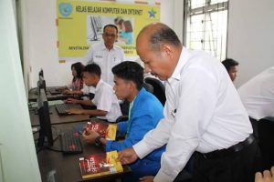Dinas-Perpustakaan-Belajar-Komputer-dan-Internet